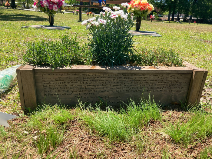 Man arrested for 'criminal littering' after leaving flowers on fiancée's grave • PhilSTAR Life